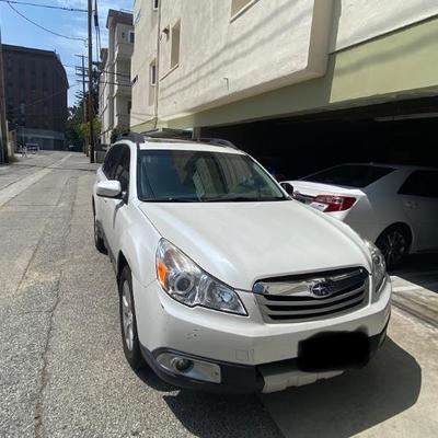 2010 Subaru Outback 3.6R Limited. 
4 Door SUV AWD