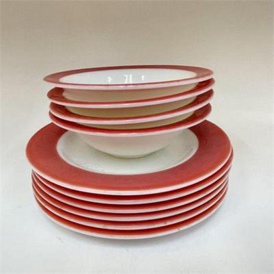 Lot 056   3 Bid(s)
Pyrex Flamingo Red Plates and Soup Bowls