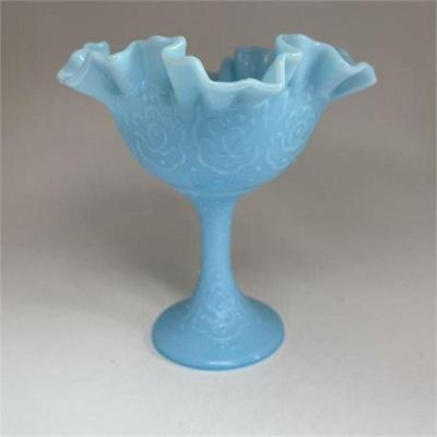 Lot 020   3 Bid(s)
Fenton Art Glass Blue Slag Cabbage Rose Compote