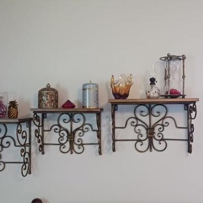 Decorative wall shelf