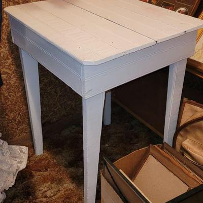 White painted table
Farmhouse decor