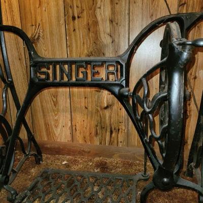 Singer seeing machine base and tabletop 