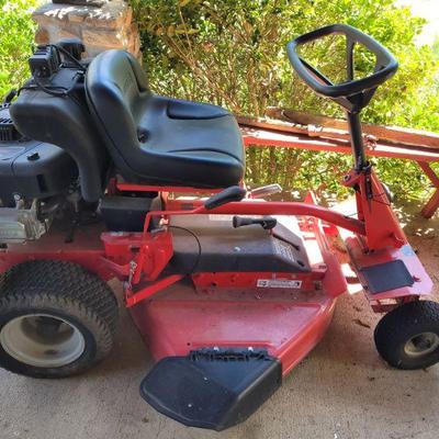 Snapper mower.
Used one season. Has been setting unused for a year. 