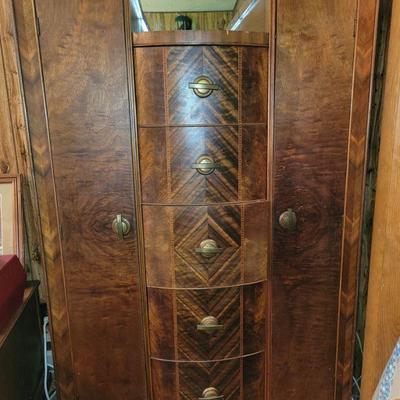 Matches 1875 bedroom set