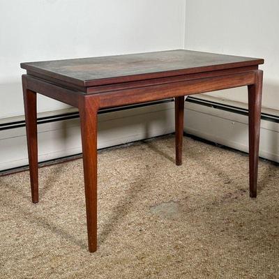 CUMBERLAND MAHOGANY SIDE TABLE | Basic mahogany side table on tapered square legs, made for Cumberland Furniture Corporation. - l. 28 x...