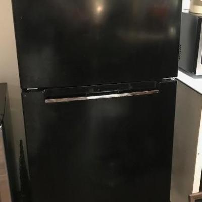 Magic Chef refrigerator/ freezer $200