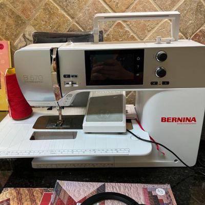 Bernina B570 QE Quilting/embroidery machine - lightly used