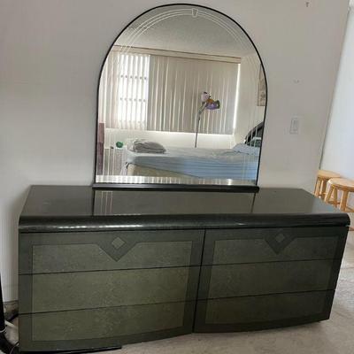 MFL008 Dresser With Mirror 