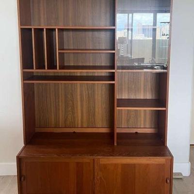 MFL071- Wooden Media Cabinet