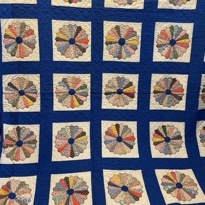 King Size Dresden Plate Quilt
