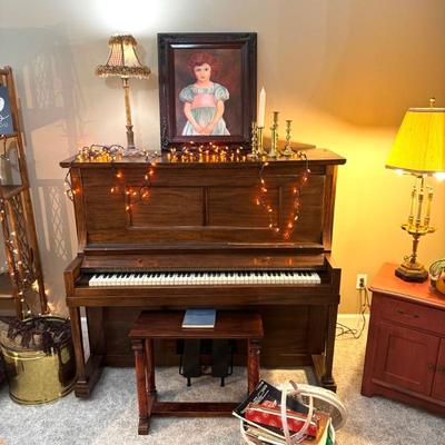 Antique working player piano