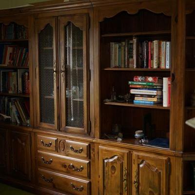 Ethan Allen six piece wall unit. Buy what you need to make your wall unit. 