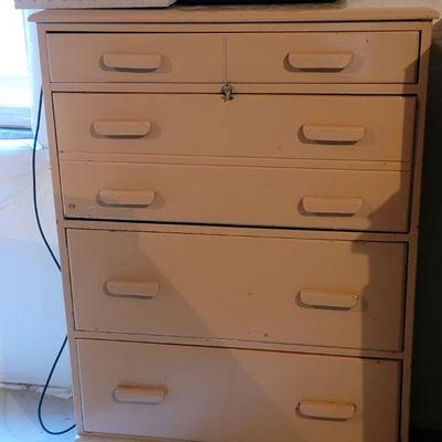 Chest of drawers