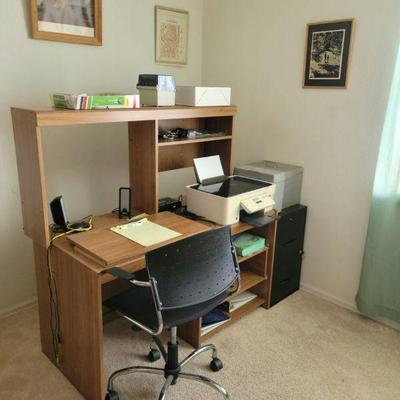 functional office desk & chair