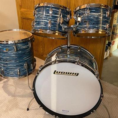 1968 vintage Ludwig drumset with original wrap.  All parts are in excellent shape!