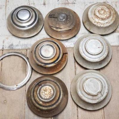 #7296 â€¢ (8) Hub Caps
