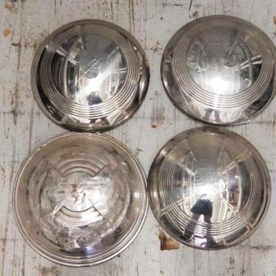 #7264 â€¢ (3) V8 Hubcaps & Mercury Hubcap
