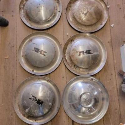 #7502 â€¢ (6) Wheel Covers
