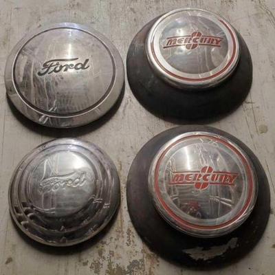 #7512 â€¢ (4) Vintage Hubcaps
