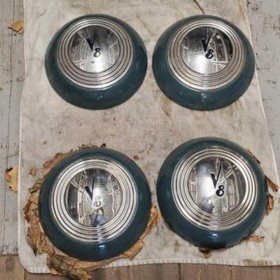 #7258 â€¢ (4) V8 Hubcaps

