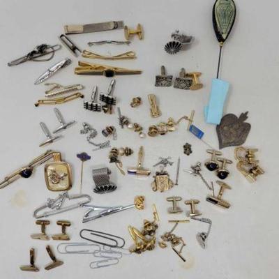 #2414 â€¢ Cufflinks and clips
