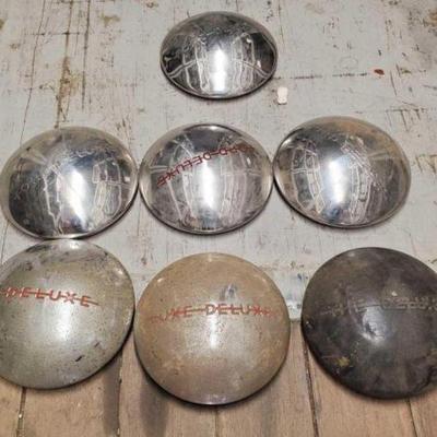 #7252 â€¢ The Deluxe, Luxe Deluxe, Deluxe, & (4) Ford Deluxe Hubcaps
