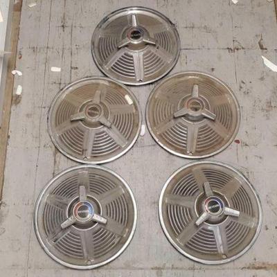 #7256 â€¢ (5) Mustang Hubcaps
