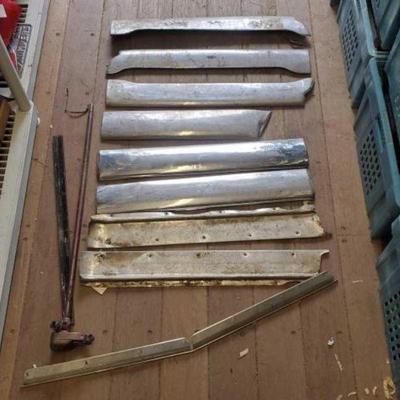 #7676 â€¢ (8)Vintage Skirts, Trim, (2) Metal Rods, & Hydramatic Drive
