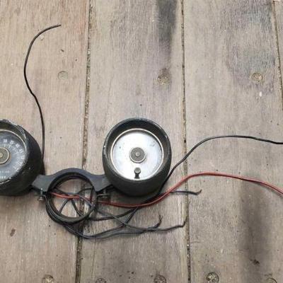 #7564 â€¢ Vintage Ford Clock/RPM Meter
