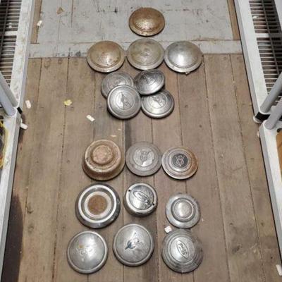 #7300 â€¢ (17) Hubcaps
