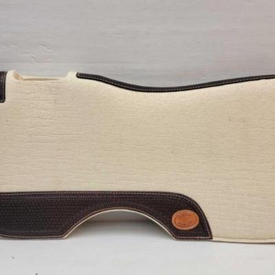 #2224 â€¢ 1" Thick Wool Basketweave Tooled Saddle Pad
