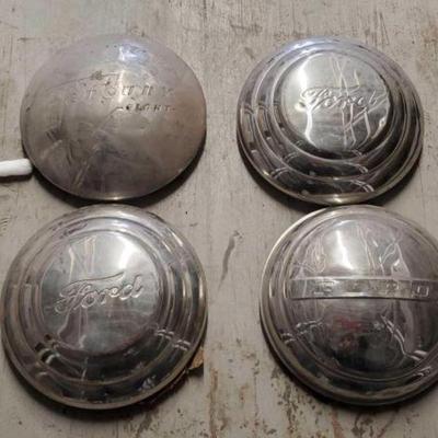 #7510 â€¢ (4) Vintage Hubcaps
