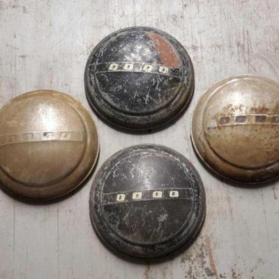 #7304 â€¢ (4) Vintage Ford Dog Dish Hubcaps
