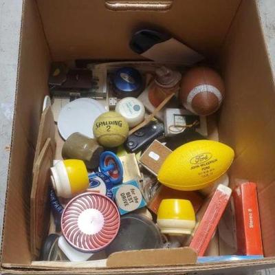 #7530 â€¢ Box ofpppV8/Ford Vintage Collection
