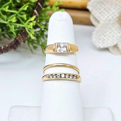 Set of Three 14k Yellow Gold Rings in Assorted Sizes - Two with Clear Crystals - Total Weight 4.3g