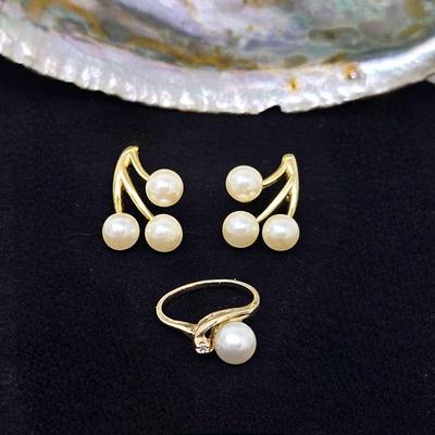 Beautiful 6.9 mm Cultured Pearl in 10k Yellow Gold Ring (Size 5) with Small Diamond Accent Plus Matching Earrings