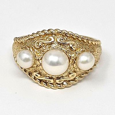  Pretty and Ornate 10k Yellow Gold Band Featuring Three Small Cultured Pearls (Center Pearl is 6.9 mm) Ring Size 7