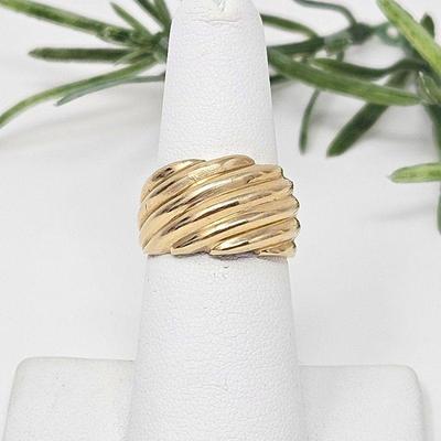 14k Yellow Gold Ribbed Ring ~ 11.8 mm Wide at the Top - Ring Size 6.5 - TW 3.5g
