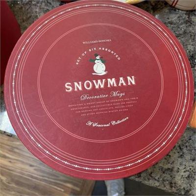 Lot 052  
Williams-Sonoma Snowman Decorative Mugs