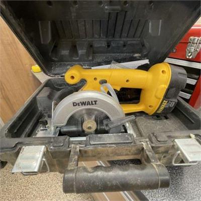 Lot 619  
DeWalt Cordless Trim Saw DW938, Battery and Charger