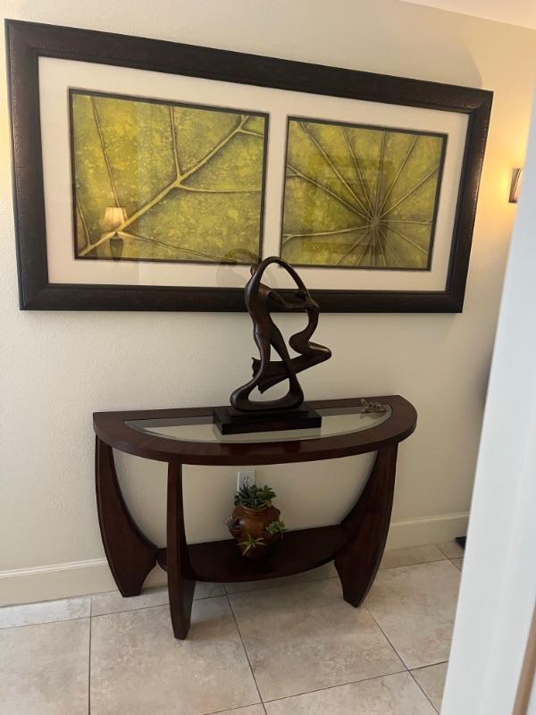 V Patton Estates Carrollwood W/NEW FURNITURE & King Size Craftmatic Bed