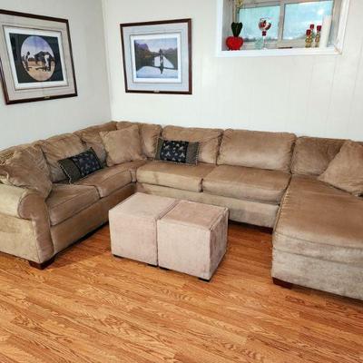 Lot 89 - Microfiber Sectional Sofa 