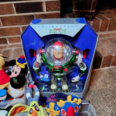 Lot 86 - Disney Collectibles 
