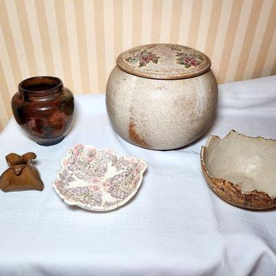 Lot 59 - Studio Pottery 
