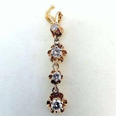Lot 67 - Diamond Pendant 