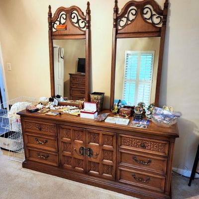 Lot 62 - United Furniture Corp. "Spanish Treasure" Dresser & Chest-of-Drawers 