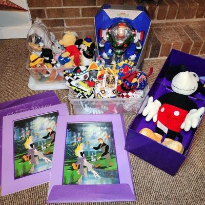 Lot 86 - Disney Collectibles 