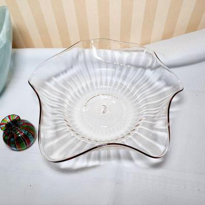 Lot 104 - Art Glass 