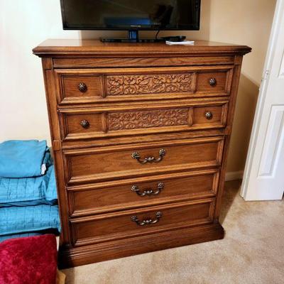 Lot 62 - United Furniture Corp. "Spanish Treasure" Dresser & Chest-of-Drawers 
