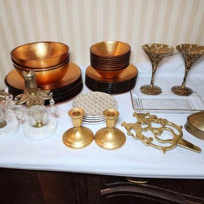 Lot 107 - Gold Dishes & Decor 